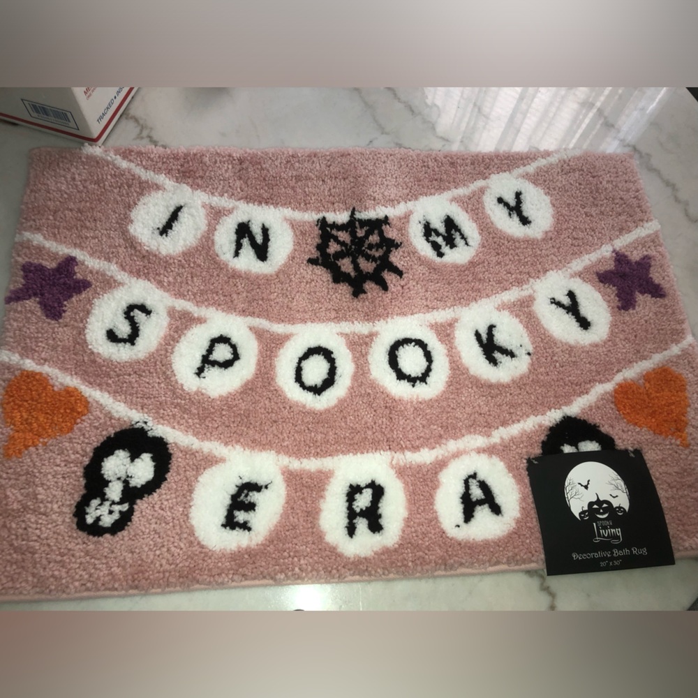 👻 IN MY SPOOKY ERA RUG - Picture 1 of 1